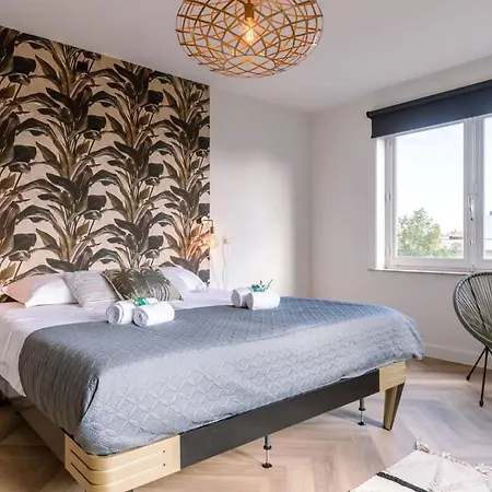 Huswell - Lovely With Lateral Sea View Apartment *